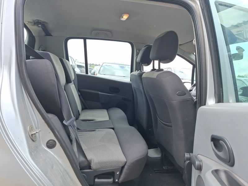 Renault Modus 1.5 dCi Expression — zdjęcie 13
