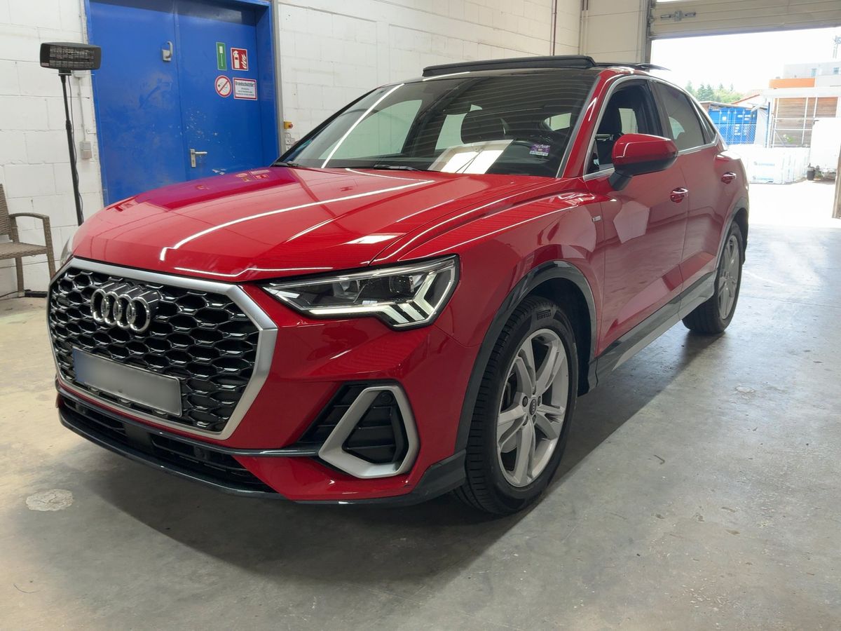 Audi Q3 2020 — photo 1