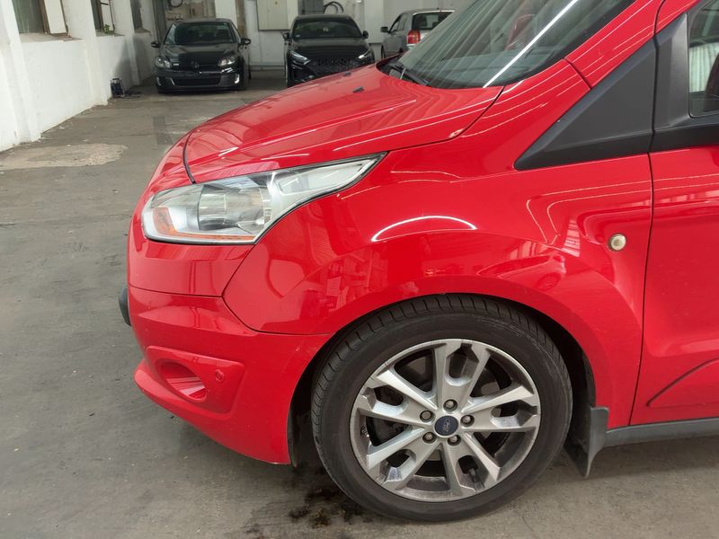Ford Grand Tourneo Connect 1.6 TDCi Titanium — zdjęcie 2