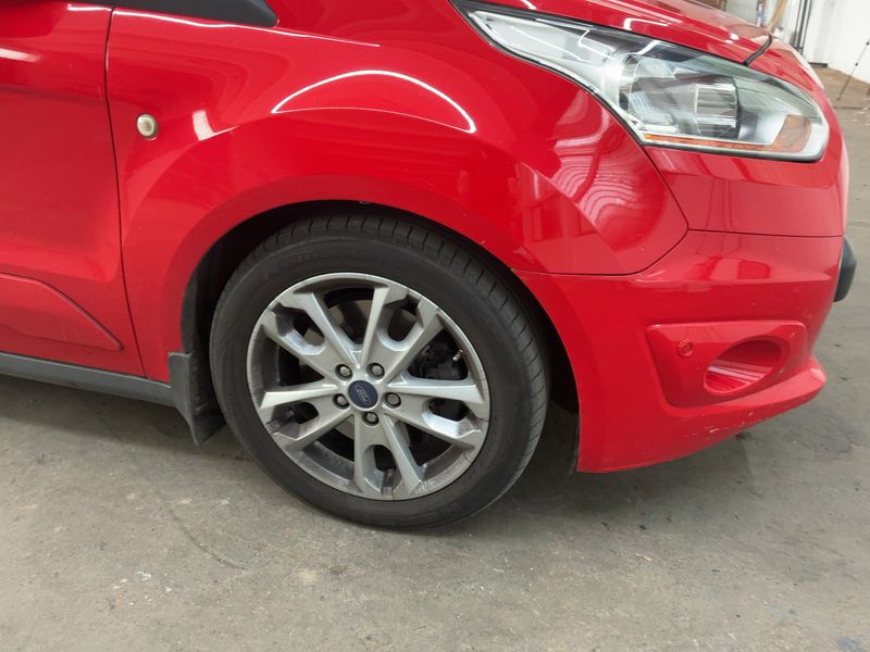 Ford Grand Tourneo Connect 1.6 TDCi Titanium — zdjęcie 8
