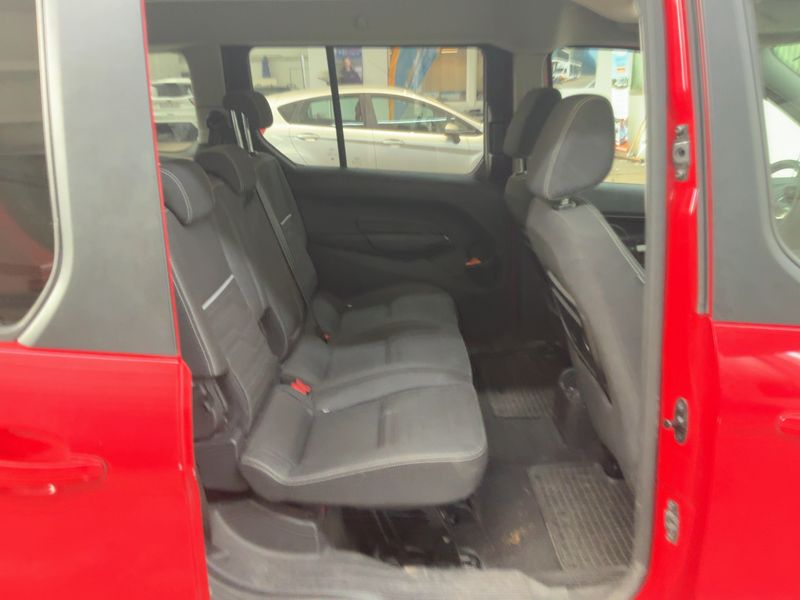 Ford Grand Tourneo Connect 1.6 TDCi Titanium — zdjęcie 14