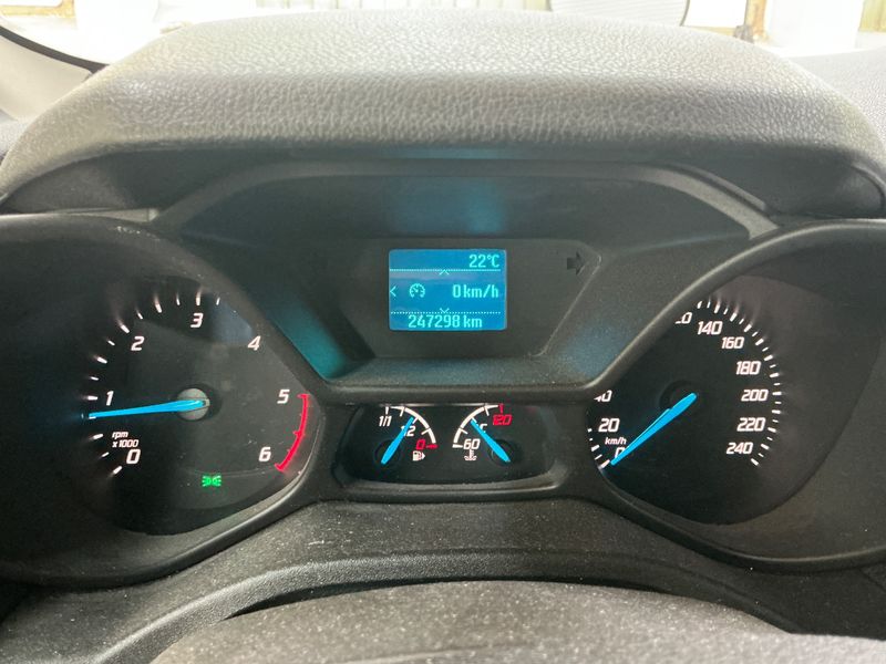 Ford Grand Tourneo Connect 1.6 TDCi Titanium — zdjęcie 13