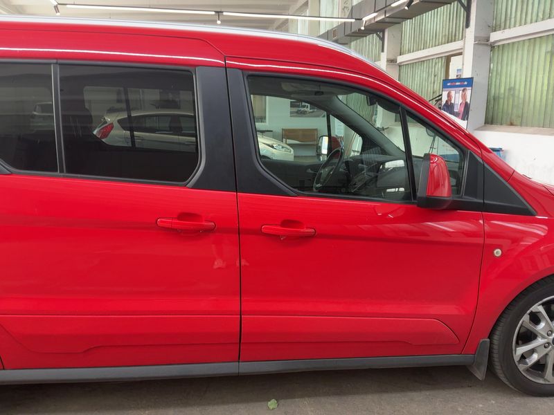 Ford Grand Tourneo Connect 1.6 TDCi Titanium — zdjęcie 7