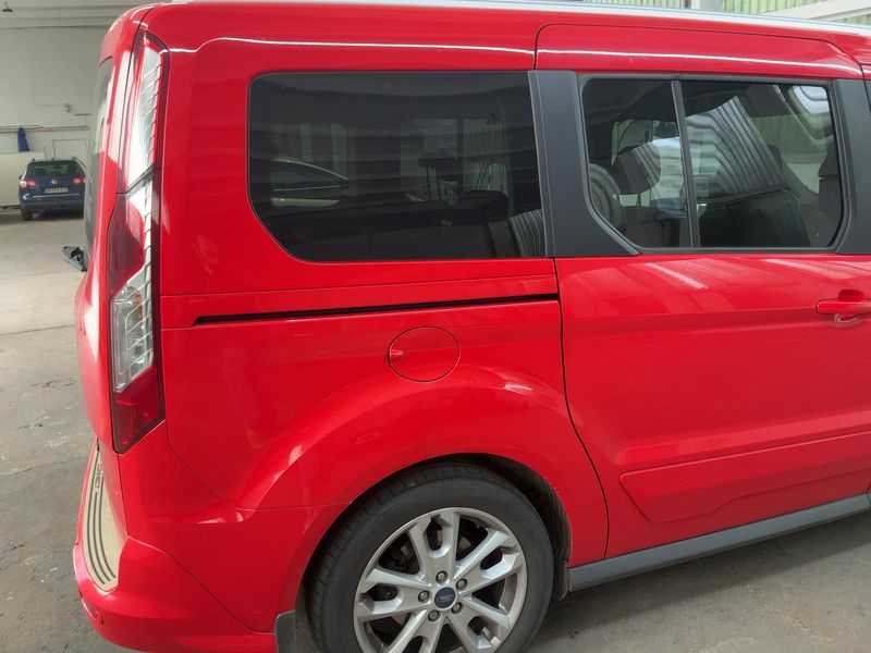 Ford Grand Tourneo Connect 1.6 TDCi Titanium — zdjęcie 6