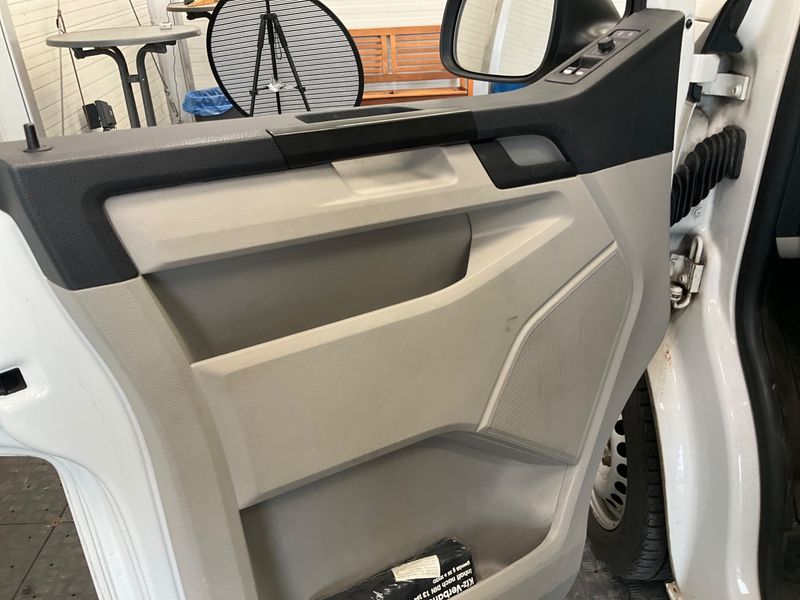 Volkswagen T6 Transporter 2.0 TDI Kasten lang 2019 – снимка 33