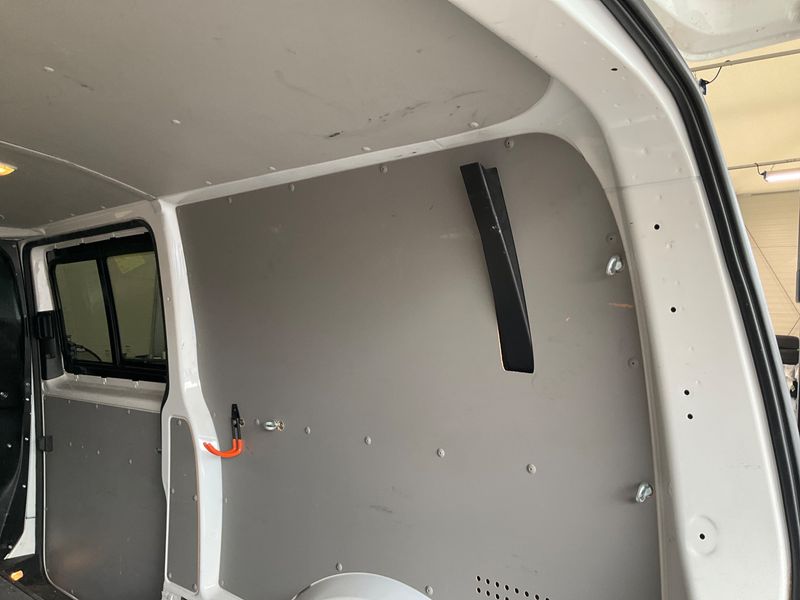 Volkswagen T6 Transporter 2.0 TDI Kasten lang 2019 – снимка 39