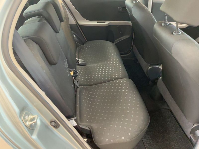Toyota Yaris 1.4 D-4D Sol 2009 – снимка 20