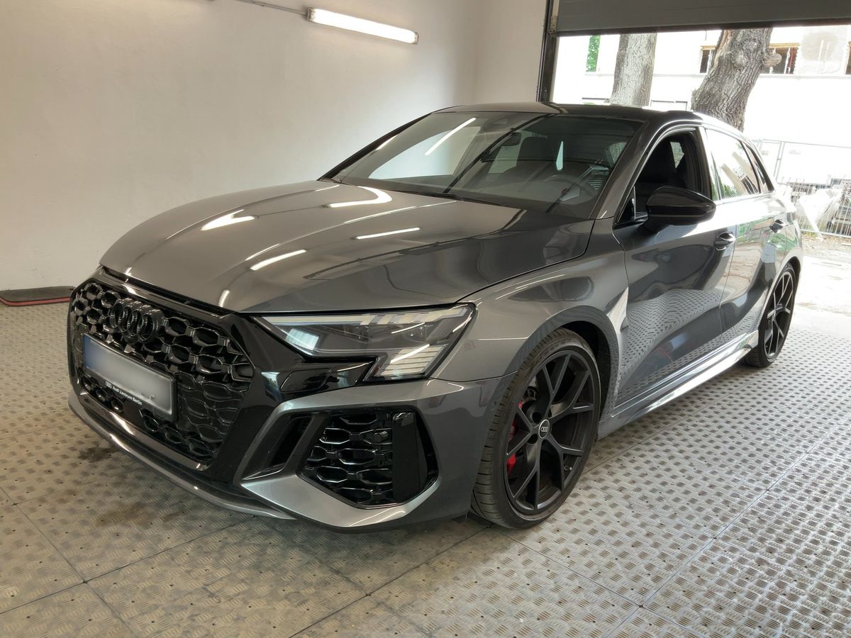 Audi RS 2022 — photo 1