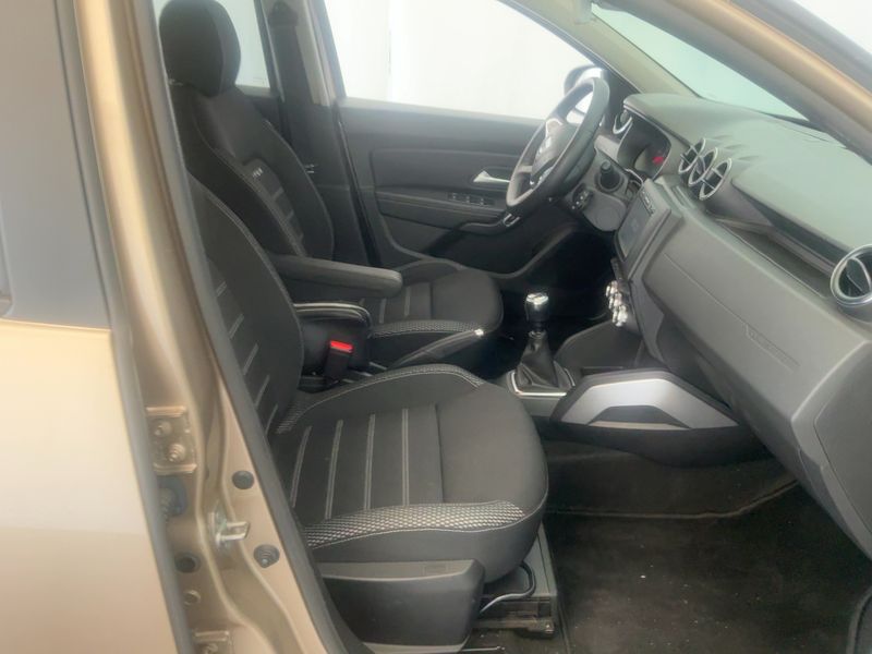 Dacia Duster 1.5 Blue dCi Prestige 2019 – снимка 16