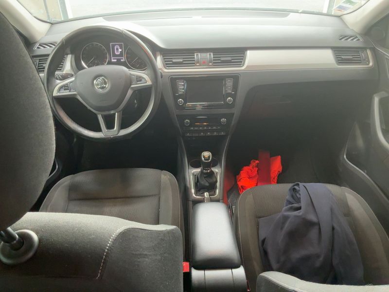Skoda Rapid Spaceback 1.4 TDI Ambition — zdjęcie 12