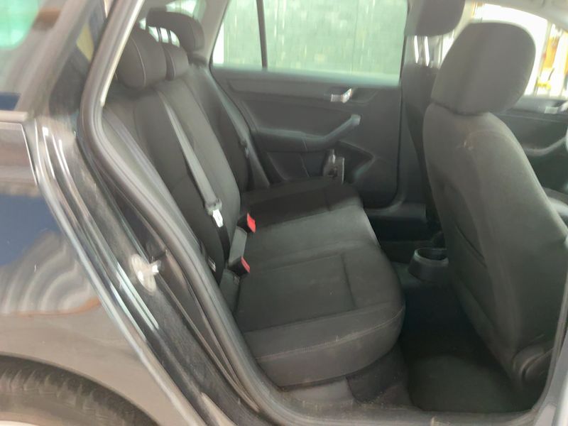 Skoda Rapid Spaceback 1.4 TDI Ambition — zdjęcie 14