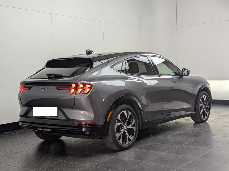 Ford Mustang Mach-E electric drive 198 kW AWD — zdjęcie 3