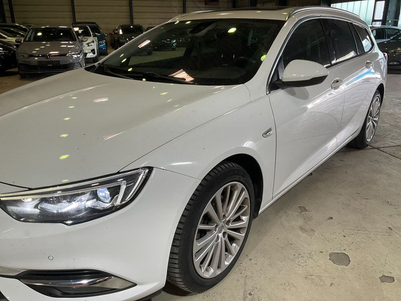 Opel Insignia Sports Tourer 2.0 CDTI Innovation 4x4 2019 – снимка 1