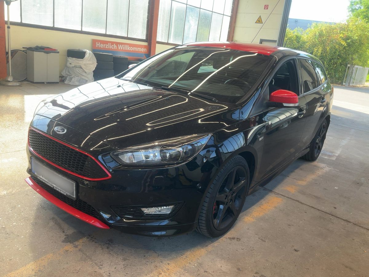 Ford Focus 2018 — photo 1