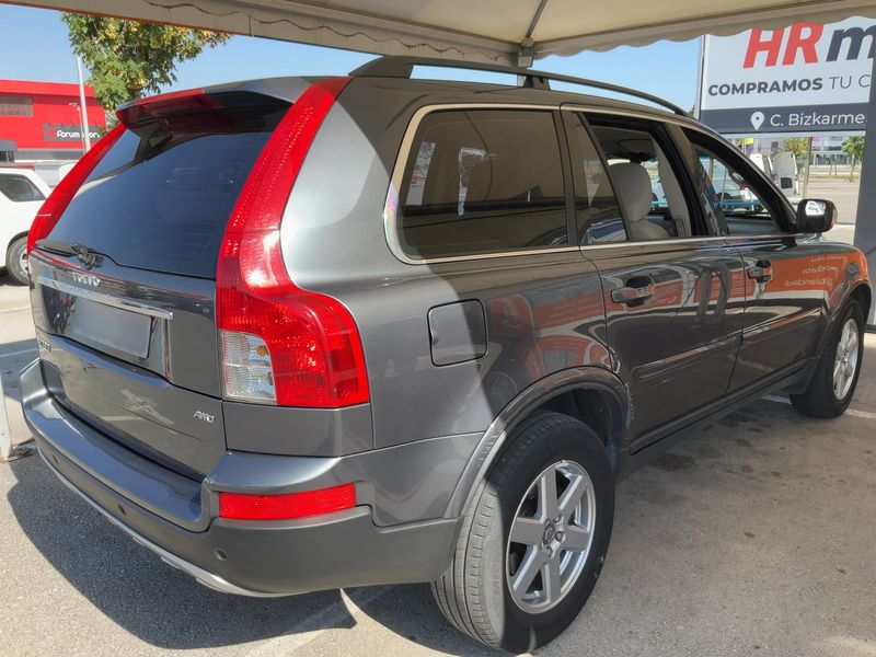 Volvo XC90 2.4 D5 Momentum — zdjęcie 6