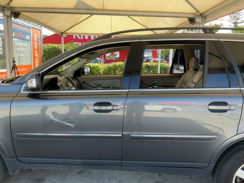 Volvo XC90 2.4 D5 Momentum — zdjęcie 4