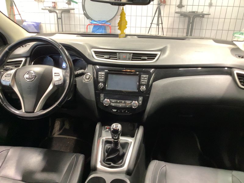 Nissan Qashqai 1.2 Tekna — zdjęcie 12