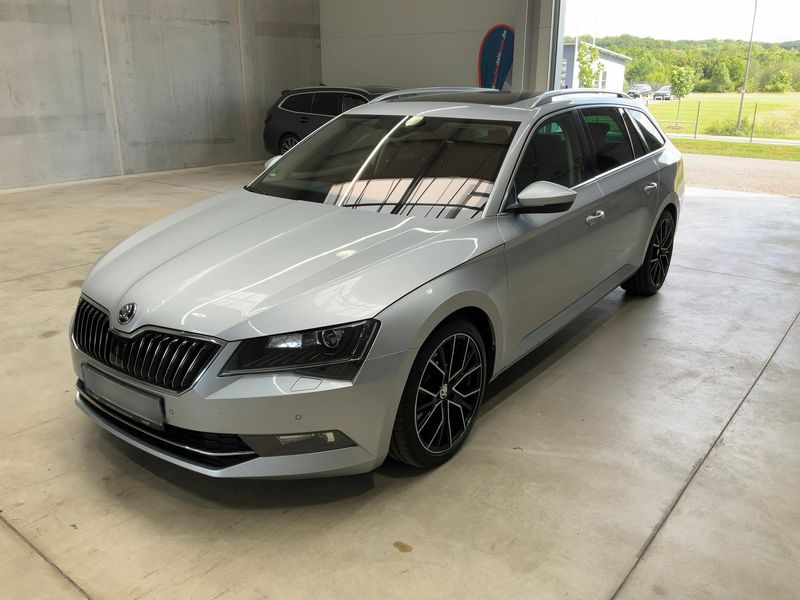 Skoda Superb 2.0 TDI Style — zdjęcie 1