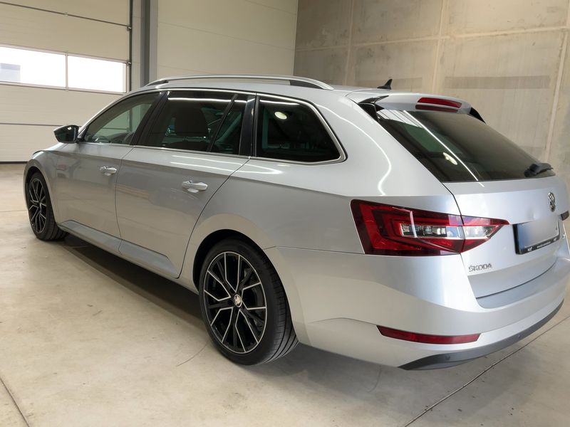 Skoda Superb 2.0 TDI Style — zdjęcie 3