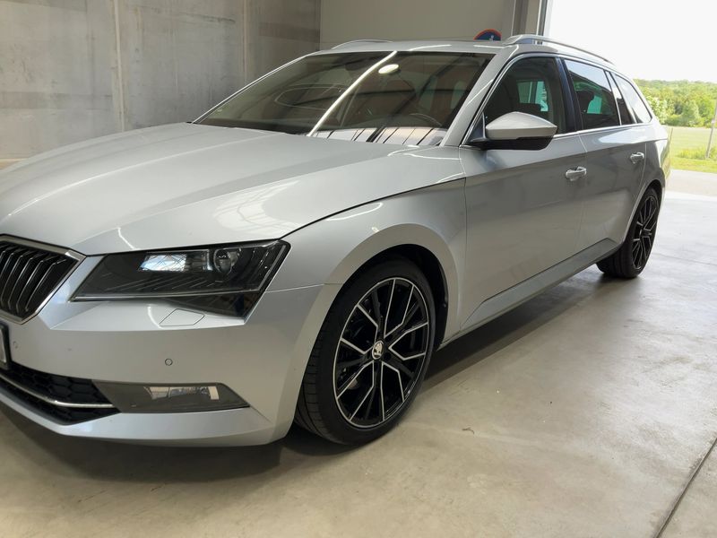 Skoda Superb 2.0 TDI Style — zdjęcie 2