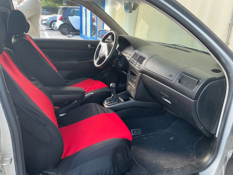 Volkswagen Golf IV 1.6 Highline — zdjęcie 3