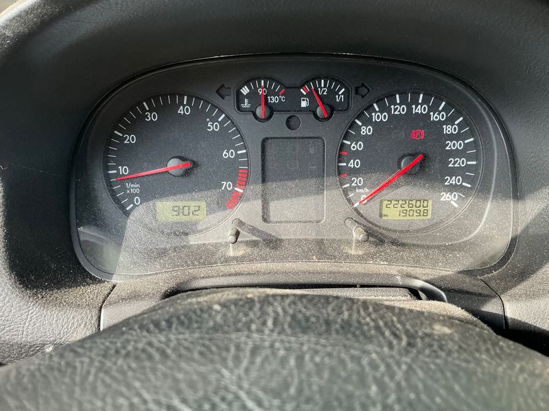 Volkswagen Golf IV 1.6 Highline — zdjęcie 4