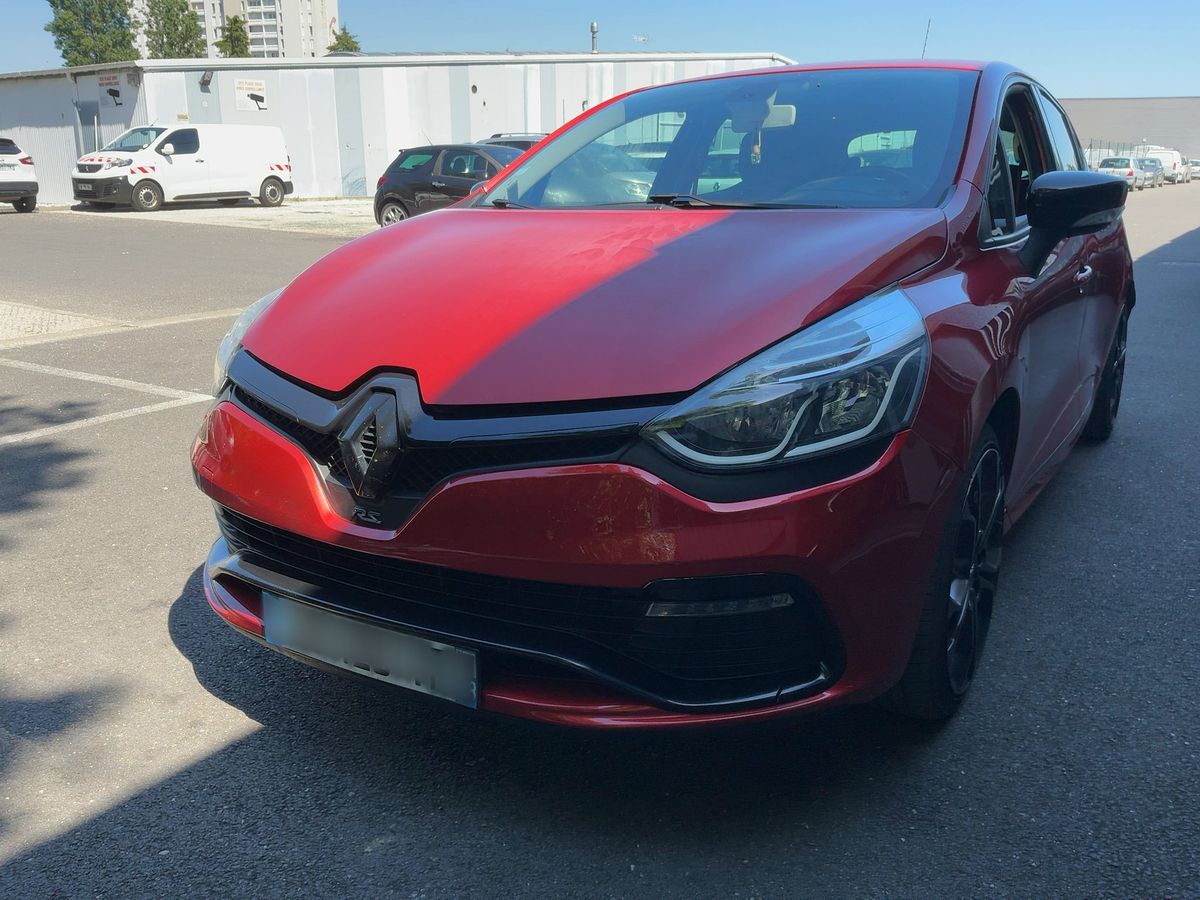 Renault Clio 2015 — photo 1