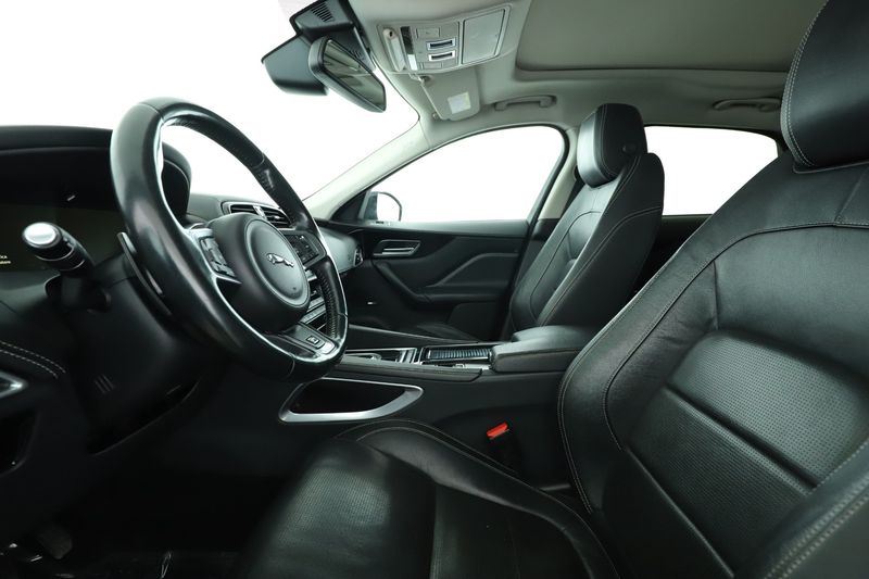 Jaguar F-Pace 20d R-Sport — zdjęcie 11