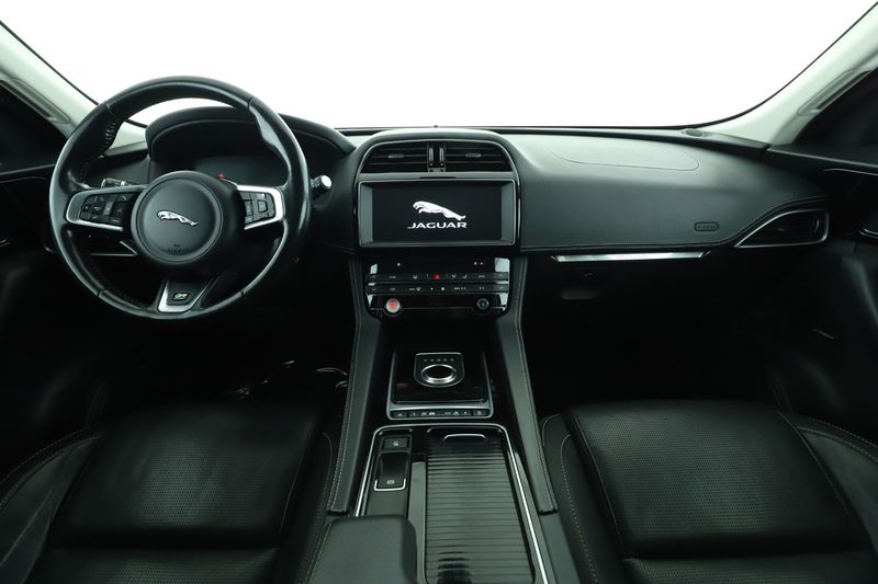 Jaguar F-Pace 20d R-Sport — zdjęcie 12