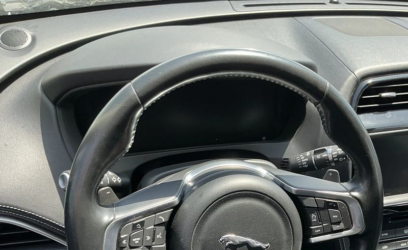 Jaguar F-Pace 20d R-Sport — zdjęcie 13