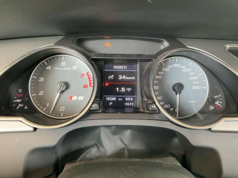 Audi S5 4.2 V8 FSI quattro — zdjęcie 13