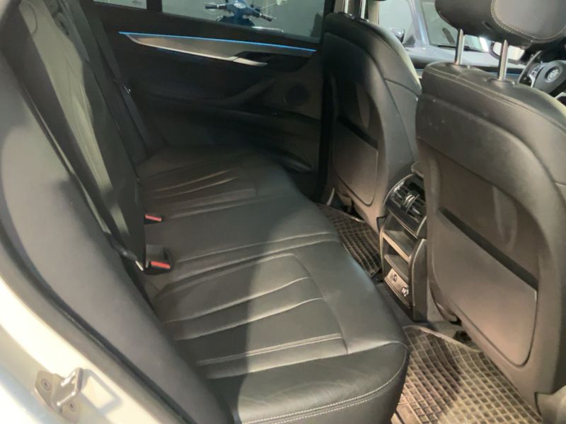 BMW X5 xDrive 30d — zdjęcie 14