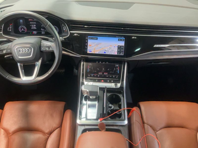 Audi Q8 55 TFSI Mild-Hybrid quattro — zdjęcie 12