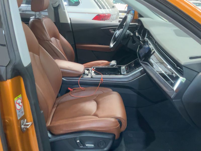 Audi Q8 55 TFSI Mild-Hybrid quattro — zdjęcie 11