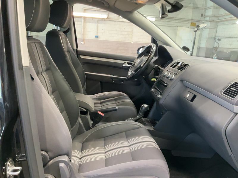 Volkswagen Touran 1.4 TSI Match — zdjęcie 11
