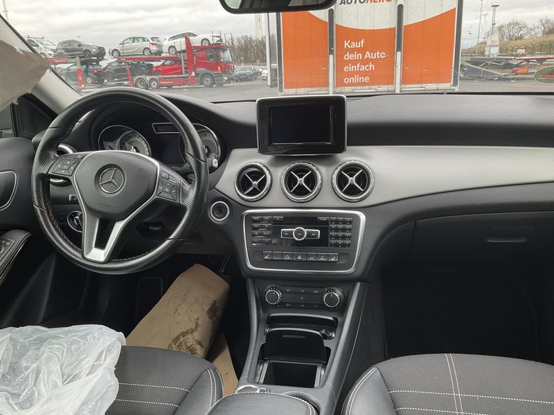 Mercedes-Benz GLA-Klasse GLA 220 d Urban — zdjęcie 12