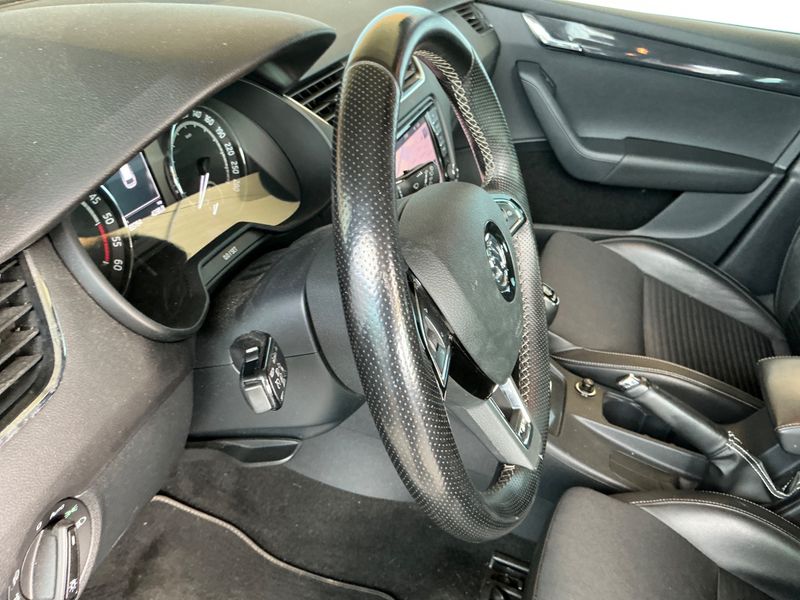 Skoda Octavia 2.0 TDI RS 2013 – снимка 30