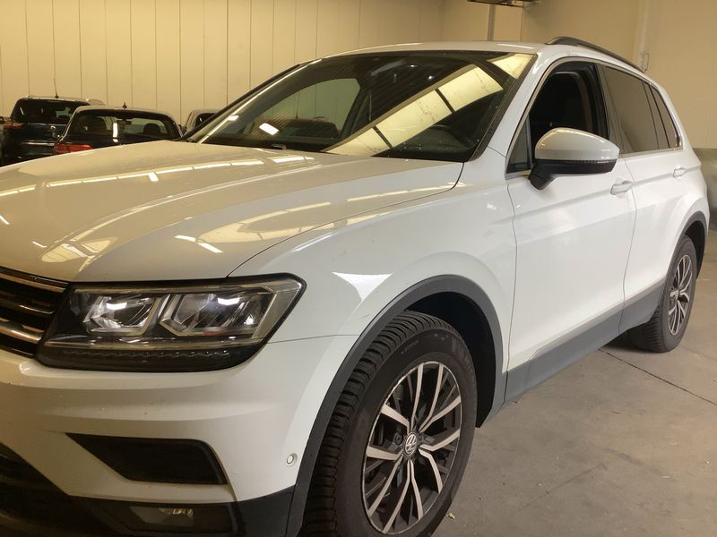Volkswagen Tiguan 2.0 TDI Comfortline 4Motion BlueMotion Tech — zdjęcie 2