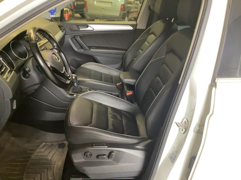 Volkswagen Tiguan 2.0 TDI Comfortline 4Motion BlueMotion Tech — zdjęcie 11