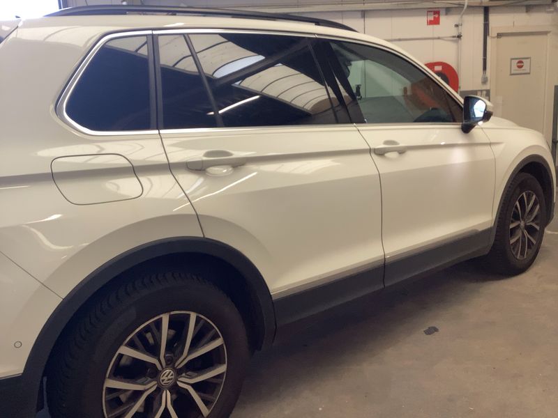 Volkswagen Tiguan 2.0 TDI Comfortline 4Motion BlueMotion Tech — zdjęcie 7