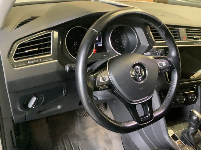 Volkswagen Tiguan 2.0 TDI Comfortline 4Motion BlueMotion Tech — zdjęcie 13