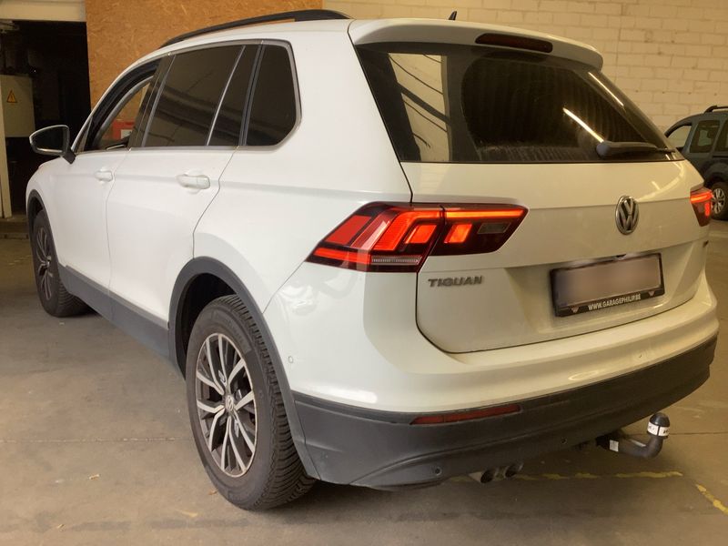 Volkswagen Tiguan 2.0 TDI Comfortline 4Motion BlueMotion Tech — zdjęcie 3
