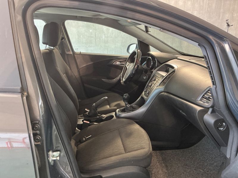 Opel Astra 1.7 CDTI Elective — zdjęcie 3