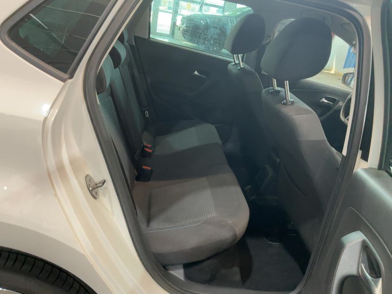 Volkswagen Polo 1.4 TDI Trendline BlueMotion Tech 2015 – снимка 19