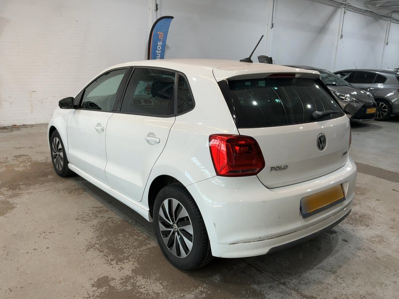 Volkswagen Polo 1.4 TDI Trendline BlueMotion Tech 2015 – снимка 6