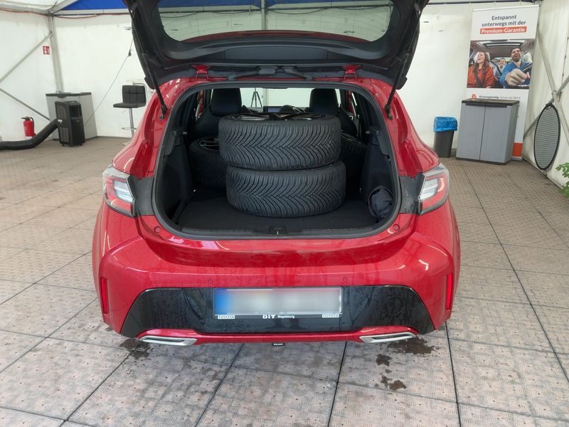 Toyota Corolla 2.0 Hybrid Lounge — zdjęcie 10