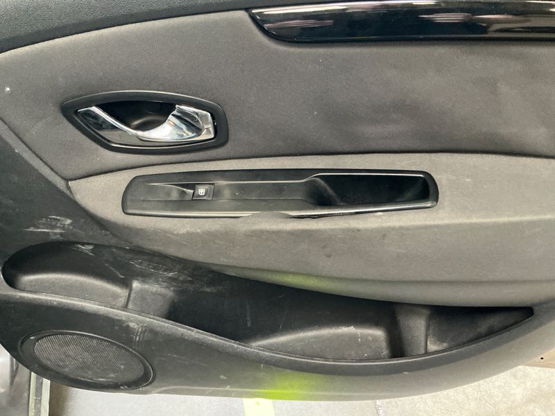 Renault Scenic 1.5 dCi Business 2012 – снимка 29