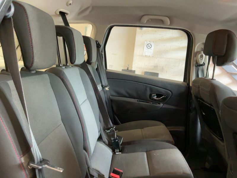 Renault Scenic 1.5 dCi Business 2012 – снимка 19