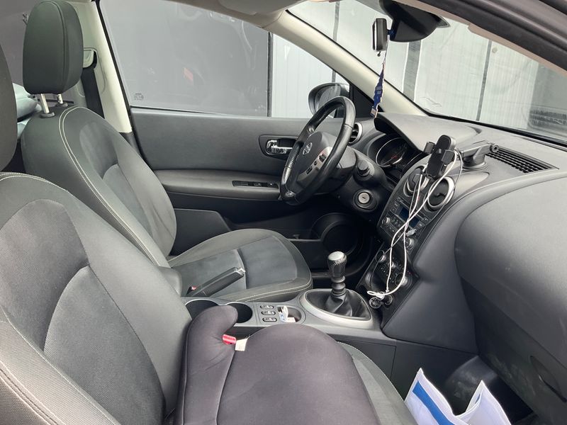 Nissan Qashqai+2 2.0 Acenta — zdjęcie 3
