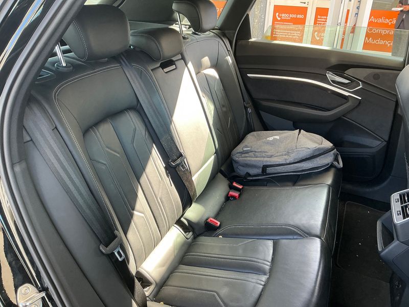 Audi e-tron 55 quattro S line — zdjęcie 14